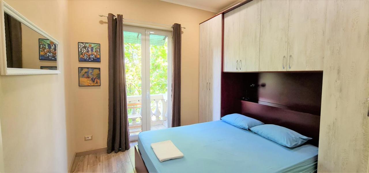 2V1 - Blloku Mac Apartman Tirana Kültér fotó