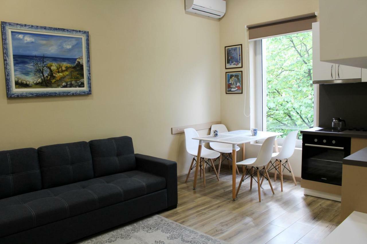 2V1 - Blloku Mac Apartman Tirana Kültér fotó