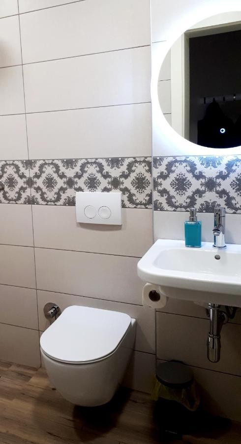 2V1 - Blloku Mac Apartman Tirana Kültér fotó